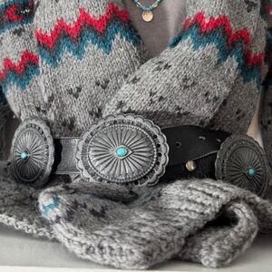 Western style turquoise belt.